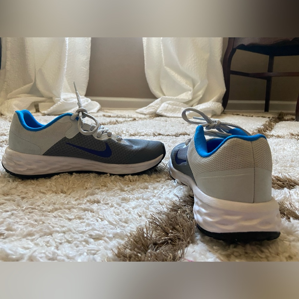 Nike Kids Gray and Blue Sneakers Size 4Y